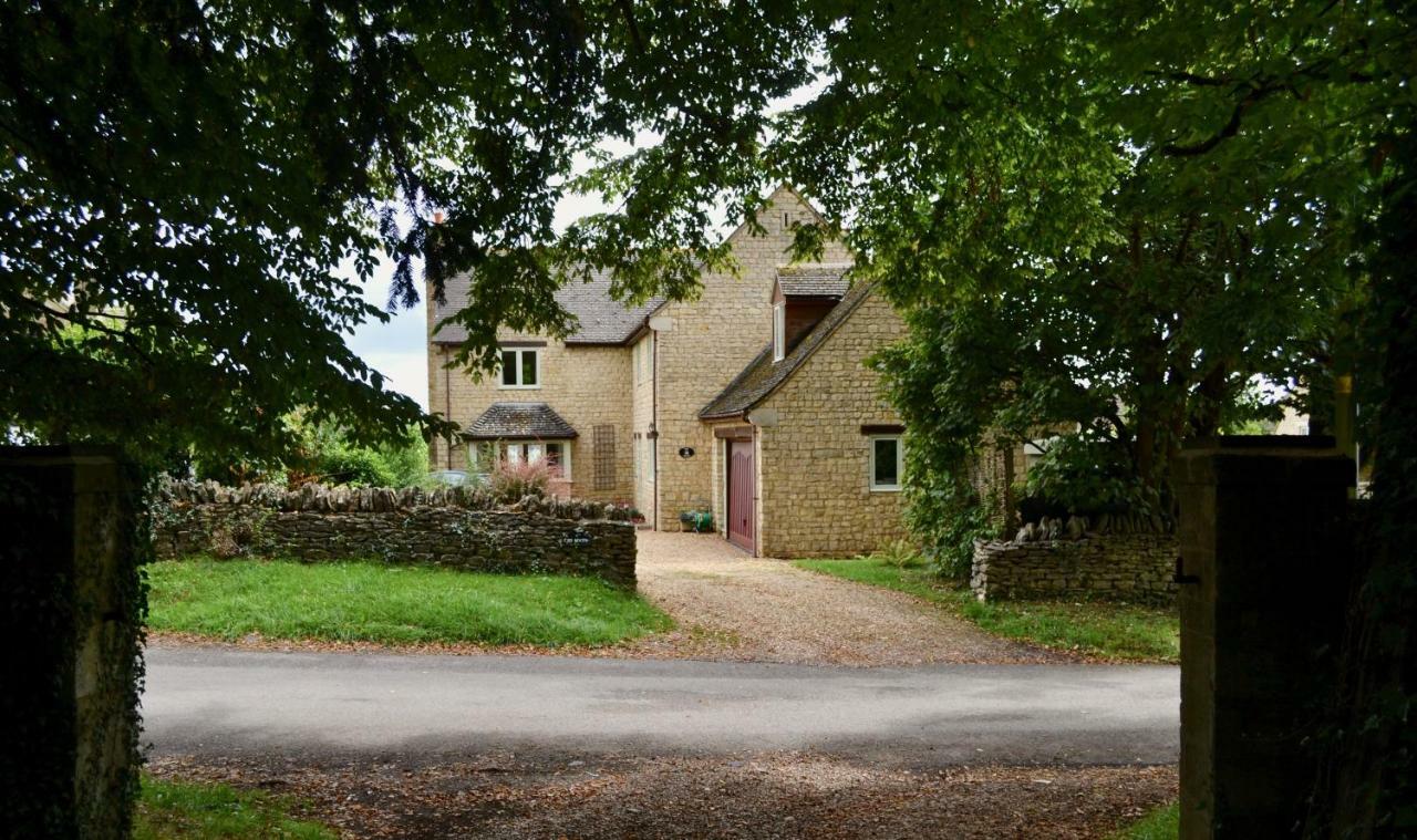 Two Hoots Bed And Breakfast ブラックリー エクステリア 写真