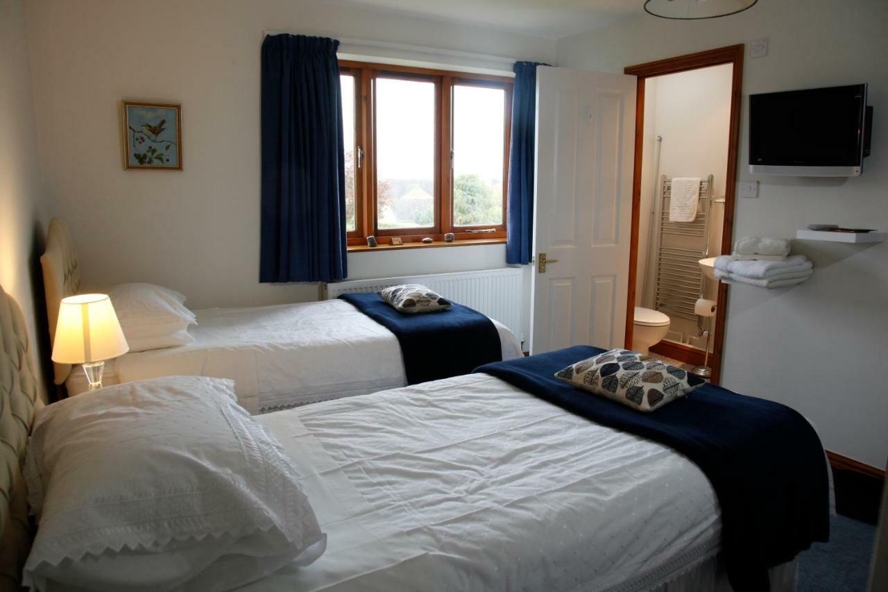 Two Hoots Bed And Breakfast ブラックリー エクステリア 写真